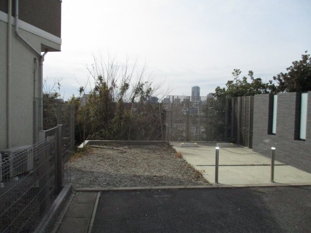 花見川区浪花町　売地　建築条件なし　地積はなんと１００坪