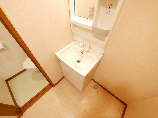 採充エヴォールの洗面所|ゆったりとスペースのある洗面所