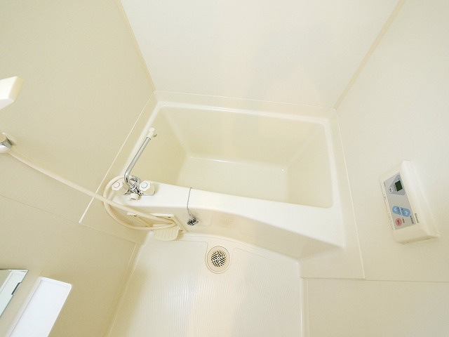 ブランドール佐保川の浴室|日々の疲れを癒すお風呂付です