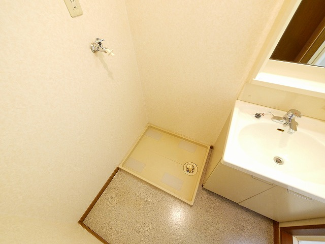 ブランドール佐保川の設備|洗濯機置き場です