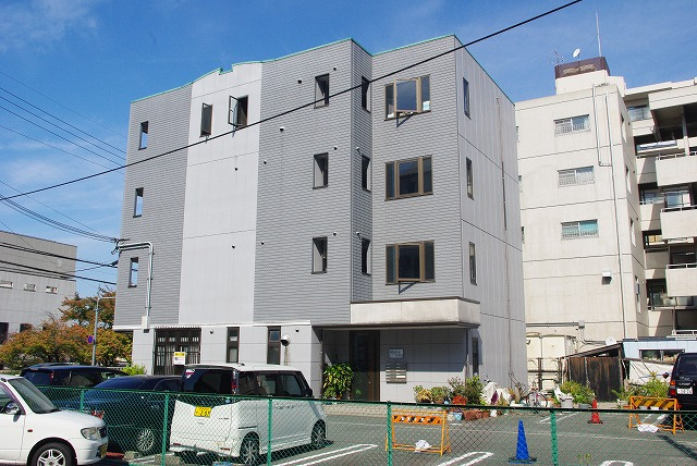 ブランドール佐保川の外観|建物外観を気になさる方へ、見た目の良い物件です