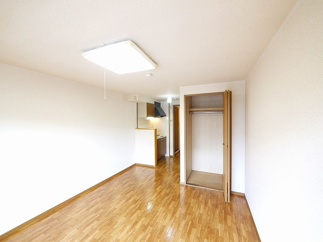 ブランドール佐保川の洋室|広々とした洋室です