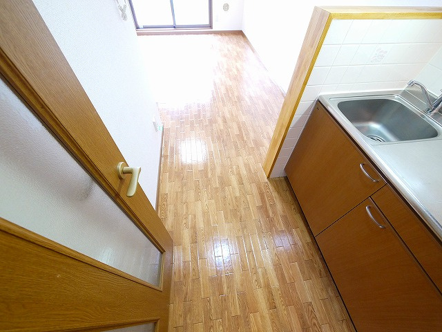 ブランドール佐保川のキッチン|コンパクトなキッチンで掃除もラクラク