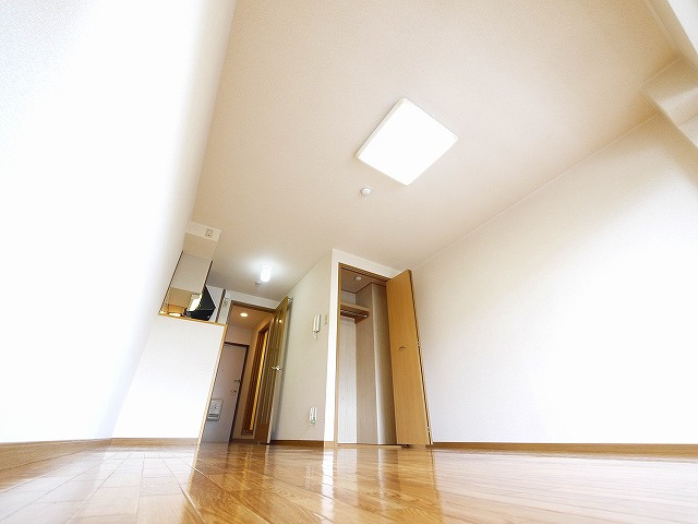 ブランドール佐保川の居間・リビング|使いやすいリビングです