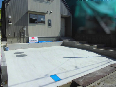 【駐車場】 | 高知市重倉 | 駐車場は広々2台駐車可能です。