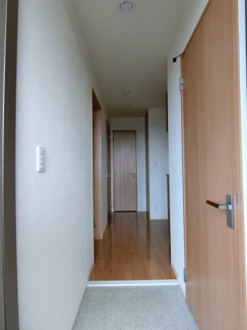 ベルアネスB棟の玄関