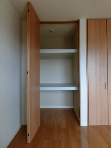 ベルアネスB棟の収納