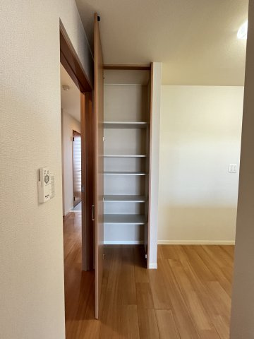 ベルアネスB棟の収納