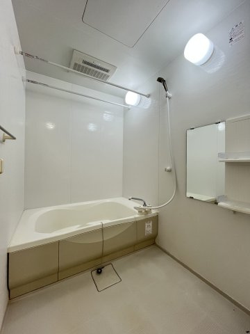 ベルアネスB棟の浴室