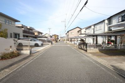 【前面道路含む現地写真】 | 大津市今堅田2丁目28-13　中古戸建 | ゆったり前面道路