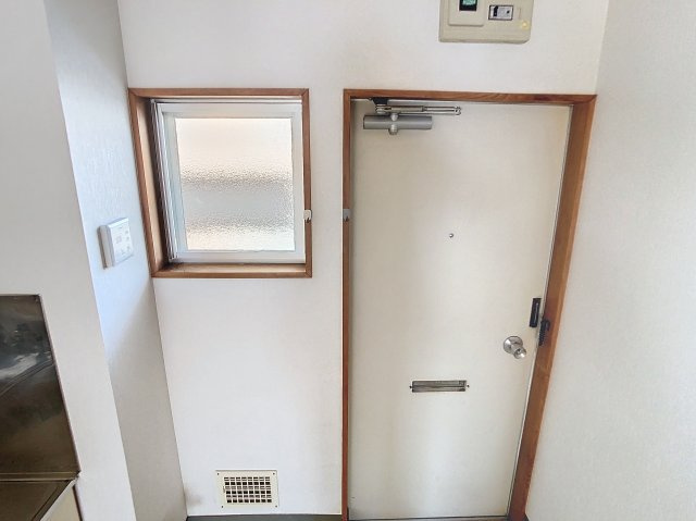 メゾン7の玄関
