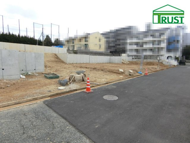 神戸西区大津和　新築戸建　D号棟の前面道路含む現地写真