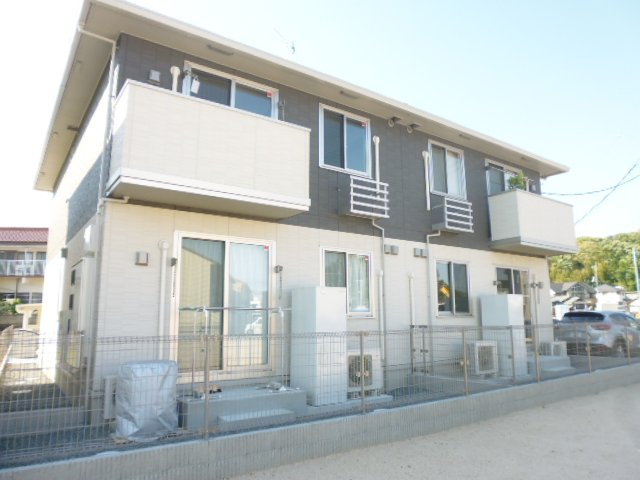 総社市井尻野のアパートの外観