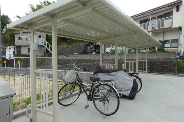 総社市井尻野のアパートのその他共用部分|自転車置き場