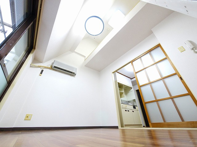 谷垣マンションの洋室|広々とした洋室です