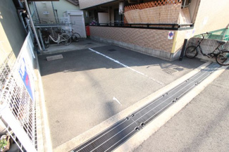 【駐車場】