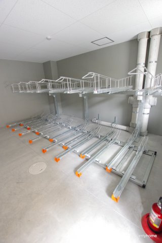 エスプレイス阿波座パークテラス　仲介手数料無料の駐車場