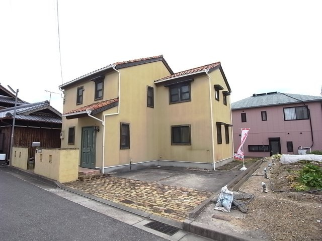 神戸市西区小山1丁目の外観|土地も建物もゆったりとした物件です。