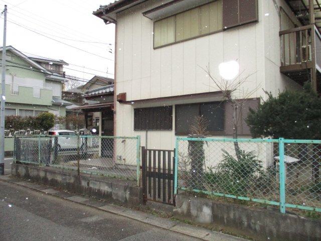 花見川区宮野木台４丁目　土地　建築条件なし　古家あり　角地の外観