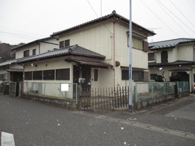 花見川区宮野木台４丁目　土地　建築条件なし　古家あり　角地の外観