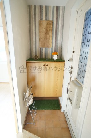 ドミール荻野の玄関