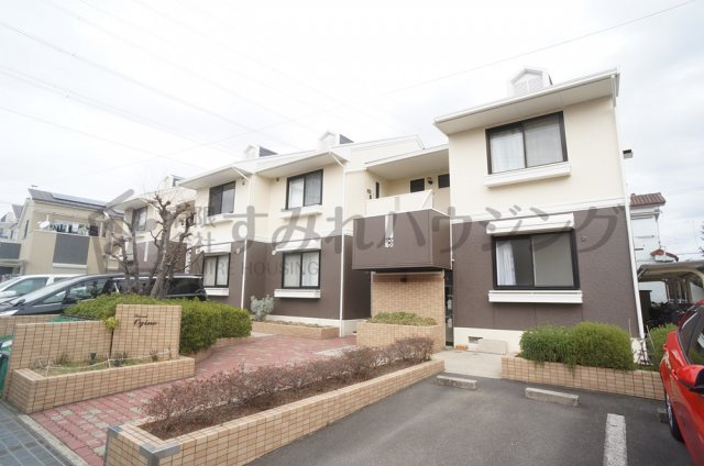 ドミール荻野の外観