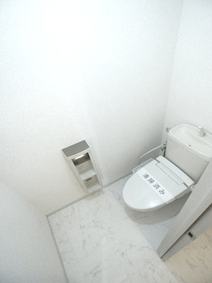 【トイレ】 | ラフォーレ・ハピネスB | 暖房便座機能付きです♪