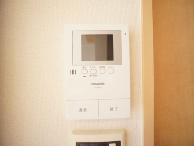 【セキュリティ】 | ヴィラーチェＱ | 訪問者の確認ができるＴＶドアホン付きです♪
