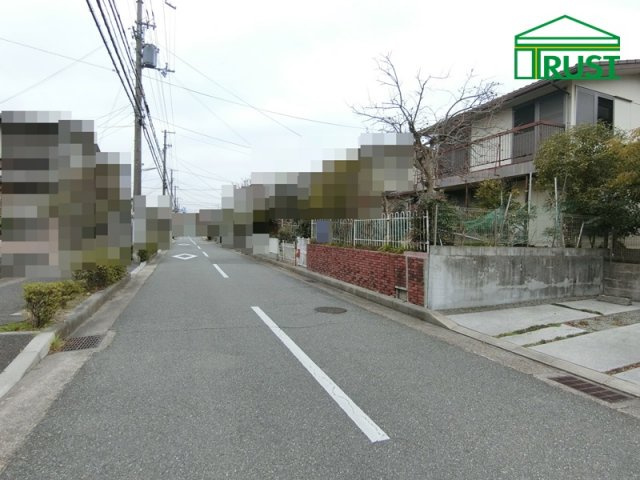 神戸市垂水区神陵台９丁目土地の前面道路含む現地写真