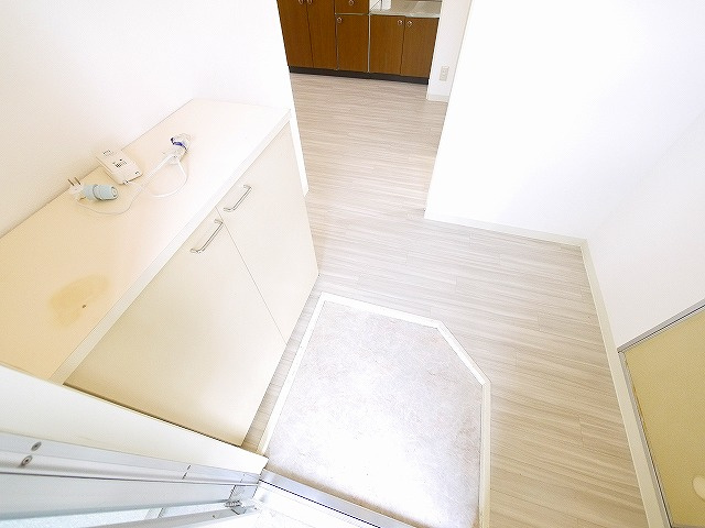ハイツ中町の玄関|明るい玄関です