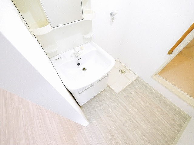 ハイツ中町の洗面所|忙しい朝には欠かせない洗面所です