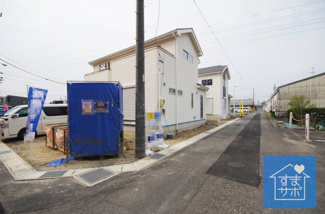 【前面道路含む現地写真】 | 2号棟　現地（2019年4月）撮影
前面道路は東側幅員約4.9mの公道と
南側幅員約6.3mの公道。