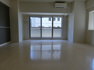 【居間・リビング】 | エスヴェール北梅田