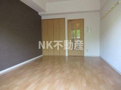 【居間・リビング】 | アーバンリブ（吉田賃貸） | 広いお部屋です