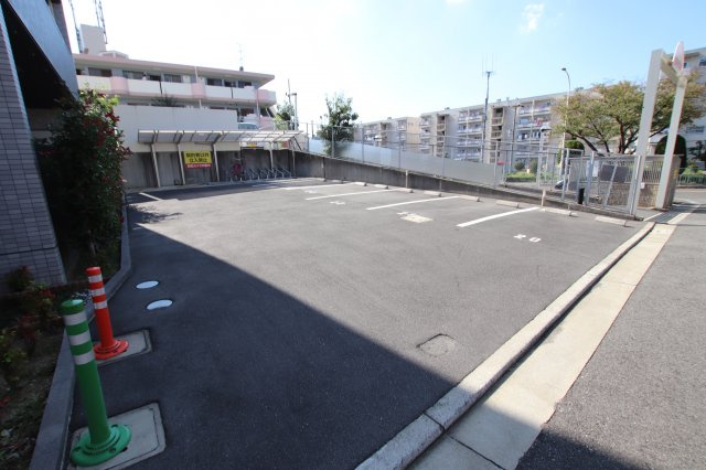 【駐車場】 | YF宮山台ガーデン