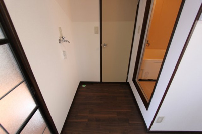 【設備】 | ハイネスB棟 | 洗濯機置場