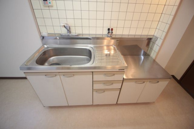 【キッチン】 | サンロイヤル文の里 | 二口ガスコンロ設置可能です。