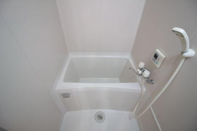 【浴室】 | サンロイヤル文の里 | 清潔感のあるお風呂です。