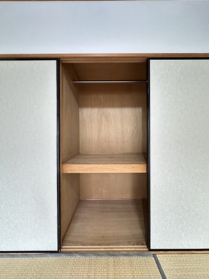 【収納】 | ヴァンクレールⅠ | 和室6帖のお部屋にあるクローゼットです！クローゼットが2ヶ所あるのが便利ですよね☆