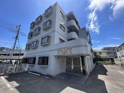 【外観】 | ヴァンクレールⅠ | グリーンライン「北山田」駅まで徒歩5分！鉄筋コンクリートの4階建てマンションです♪通勤通学はもちろん、お買い物やお出かけにもGood☆