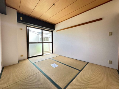 【和室】 | ヴァンクレールⅠ | 南東向き和室6帖☆バルコニーに繋がる落ち着くお部屋です！赤ちゃんのごろごろやハイハイはやっぱり和室がよかったりします♪