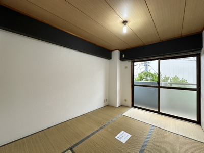 【和室】 | ヴァンクレールⅠ | 南東向き和室6帖☆バルコニーに繋がる落ち着くお部屋です！赤ちゃんのごろごろやハイハイはやっぱり和室がよかったりします♪