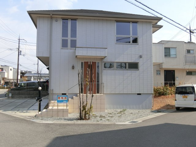 神戸市西区井吹台東町６丁目　中古戸建の外観|へーベルハウスの外観　綺麗です
