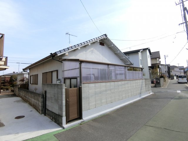 神戸市西区玉津町出合中古戸建の前面道路含む現地写真