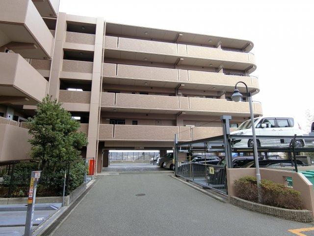 ライオンズマンション西神戸の駐車場