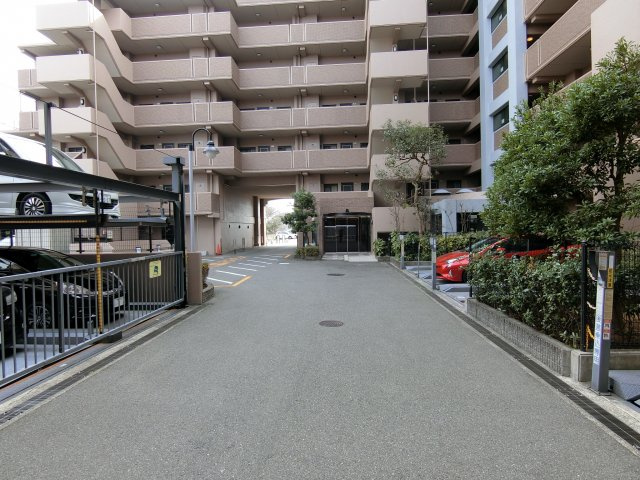 ライオンズマンション西神戸の駐車場