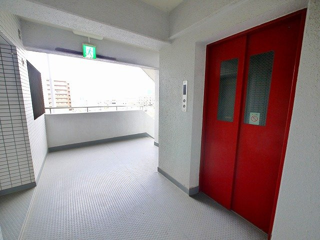 東亜シティプラザのその他共用部分|エレベーター付きで昇降も楽々。