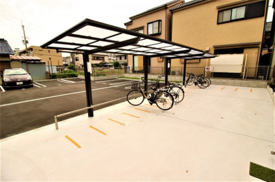 【その他共用部分】 | アーバンウッド | 屋根付き駐輪場