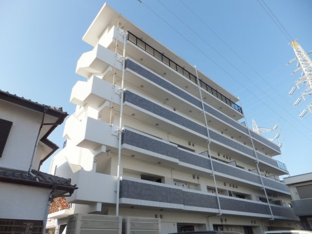 マリアージュ市川の外観