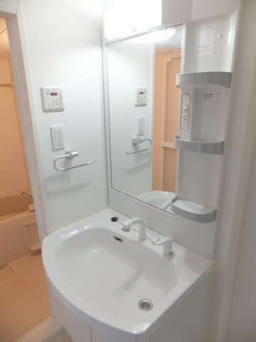 マリアージュ市川の独立洗面台